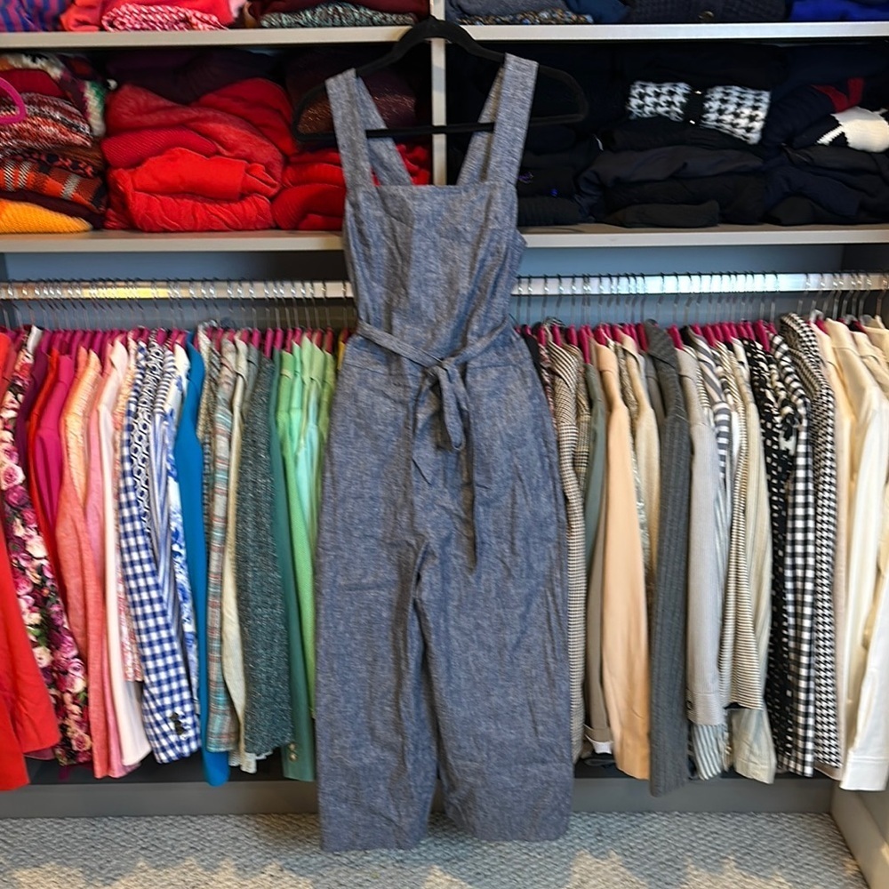 Banana Republic chambray sleeveless cropped jumpsuit size 2 NWT